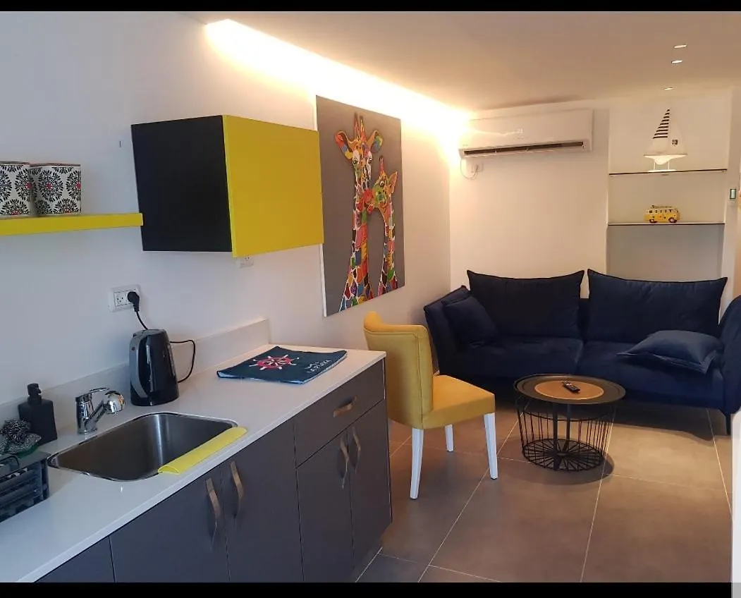 House By The Beach Эйлат 0*,
